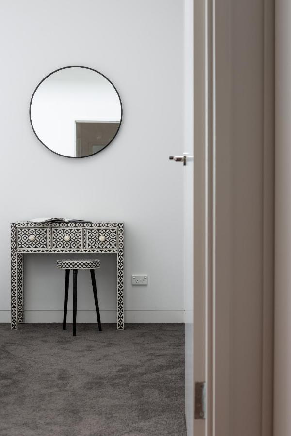 Stylish 2-Bed Apartment With Bbq Patio Near Beach Sydney Kültér fotó